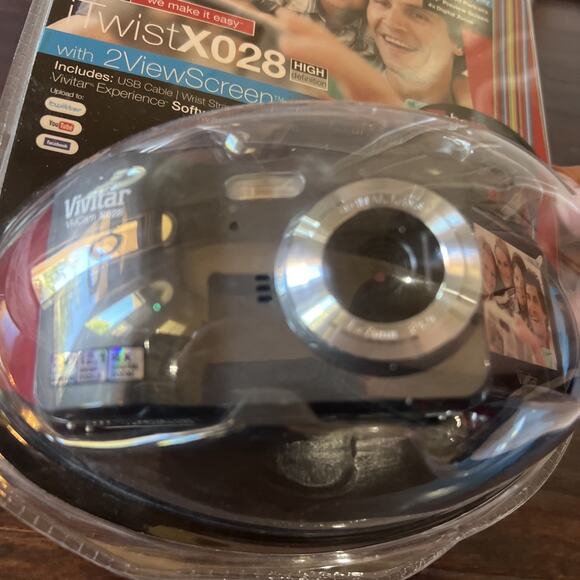 Vivitar ViviCam Twist X028 digital camera 12.1 Mega Pixels 4x Zoom NEW OPEN BOX - Picture 3 of 12